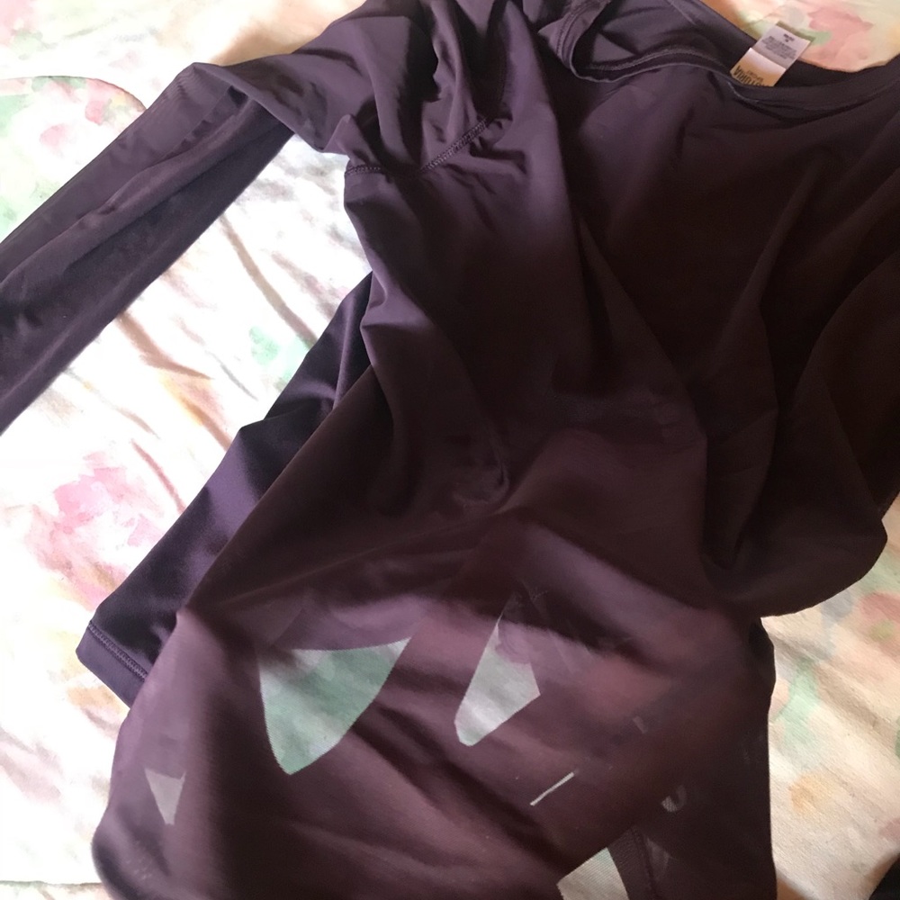Victoria Secret workout top - Picture 8 of 8